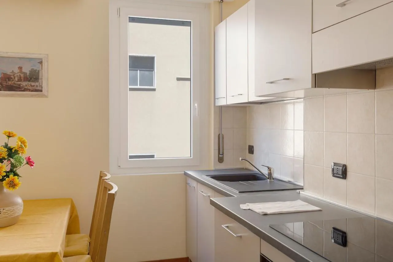 Serene Escape Apartment - Via Della Torre Milano 0*,  Italia